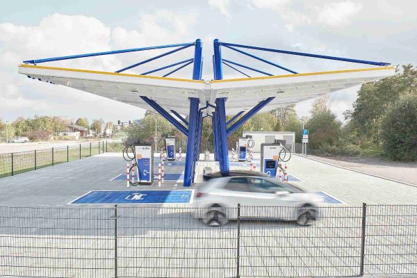 Schnellladepark für E-Autos