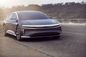 die Front des Lucid Air