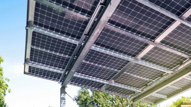 Strom und Schutz in einem: Der Solar-Carport