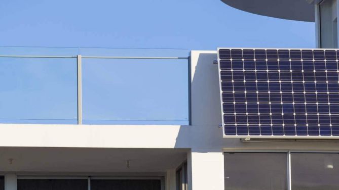 Balkonkraftwerk: Mini-Solaranlagen für die Steckdose