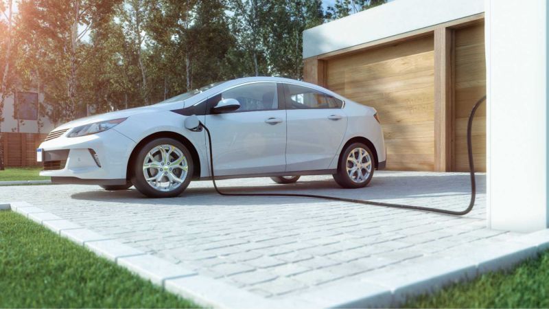 Auto wird aufgeladen