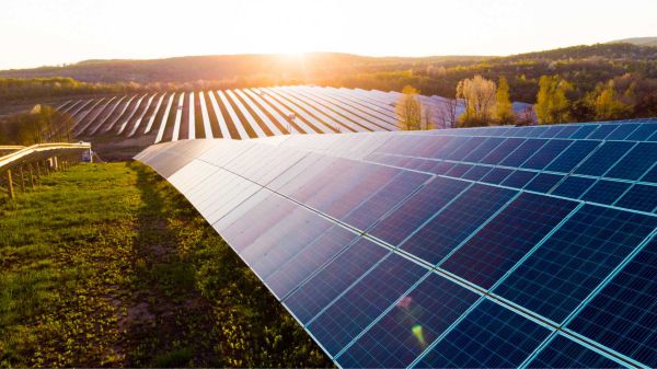 Solarfarm bzw. Solar-Feld