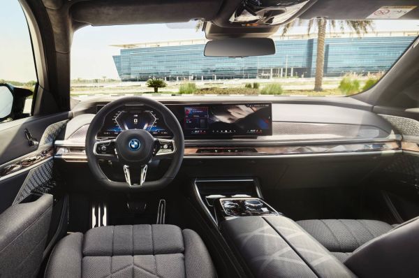 BMW i7 Cockpit