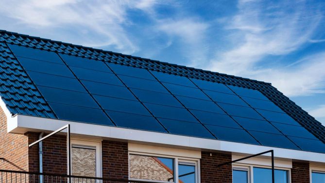 Indach-PV-Anlage: Wenn Solarmodule das Dach gleich mit ersetzen