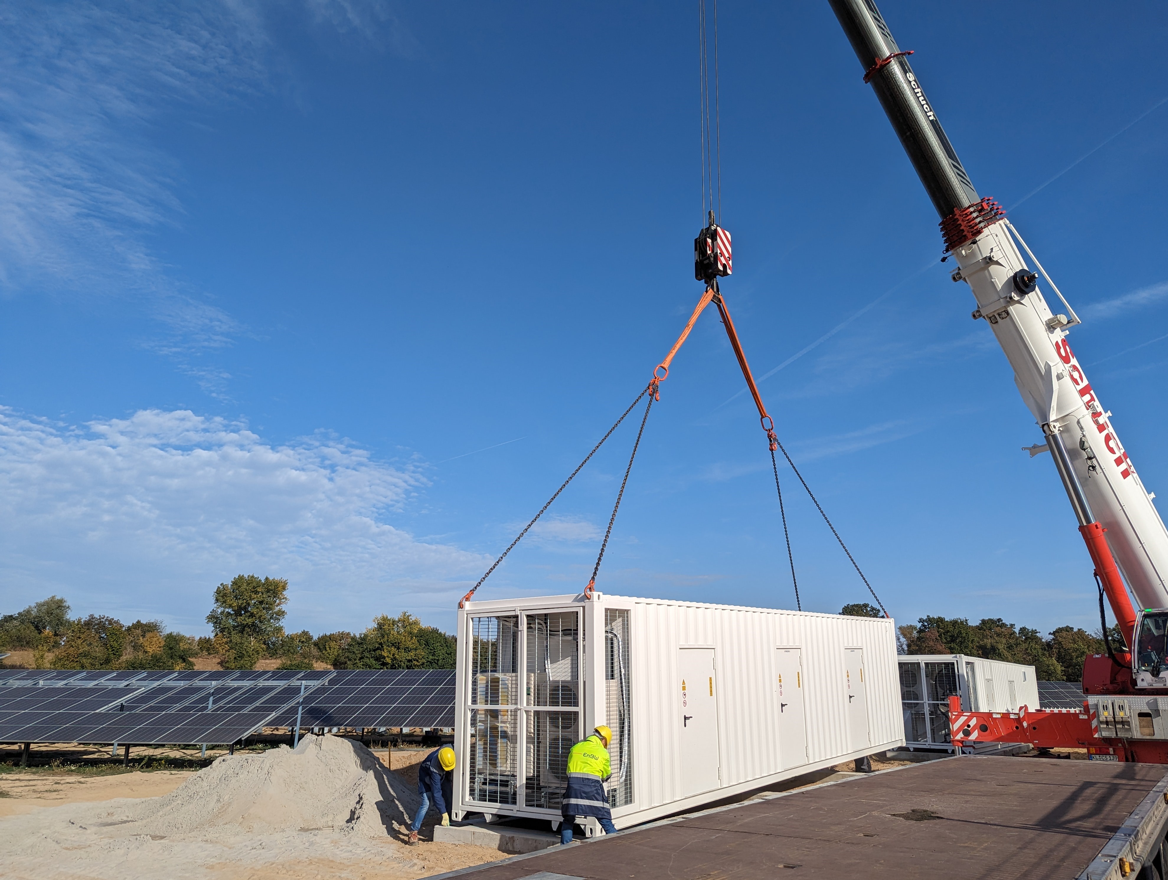 Solarparks erhalten Batteriespeicher EnBW
